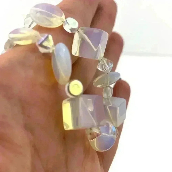 Moonstone Glass Chunky Beaded Necklace Iridescent Cube Silver Tone 16" - Picture 6 of 16